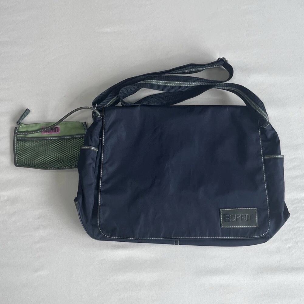 Esprit Vintage Medium Nylon Messenger Bag Close w/ Green interior